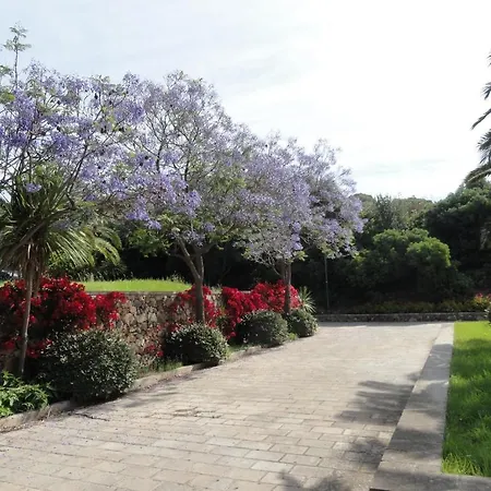 Hotel apartamentowy Eco Village Baia Delle Ginestre 4*