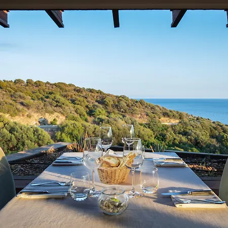 Eco Village Baia Delle Ginestre 4*
