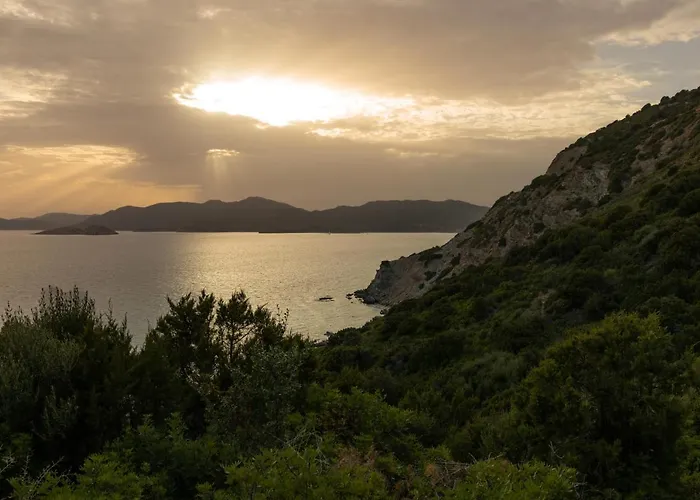 Aparthotel Eco Village Baia Delle Ginestre 4*