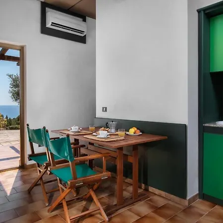Hotel apartamentowy Eco Village Baia Delle Ginestre Teulada