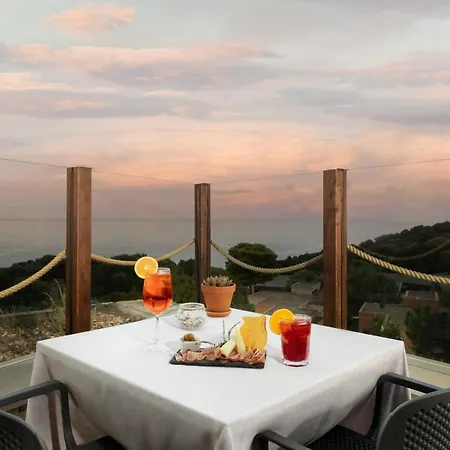 Baia Delle Ginestre Aparthotel