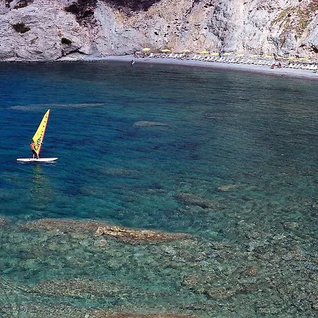 Hotel apartamentowy Eco Village Baia Delle Ginestre