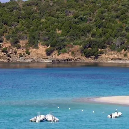 Eco Village Baia Delle Ginestre מלון דירות 4*