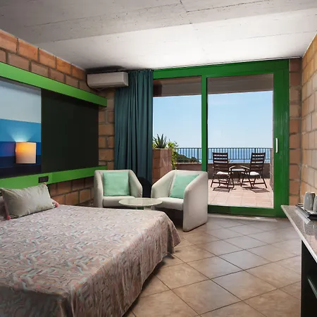 Hotel apartamentowy Eco Village Baia Delle Ginestre 4*
