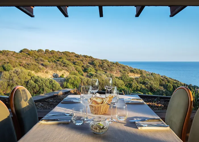 Eco Village Baia Delle Ginestre 4*